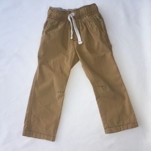 Carter’s 2T khakis, EUC